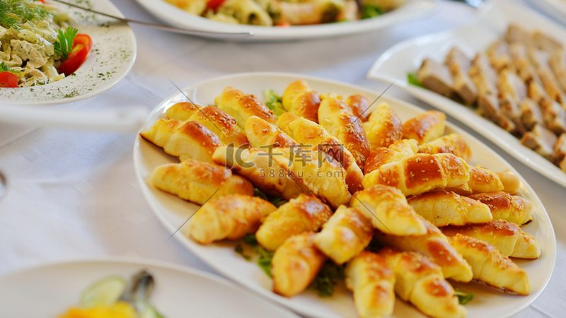 进口饼干超市礼盒装，价格背后的考量因素**